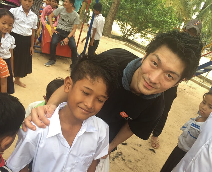 カンボジア慈善活動の様子